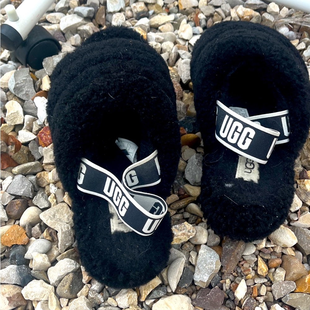 UGG slippers size 9